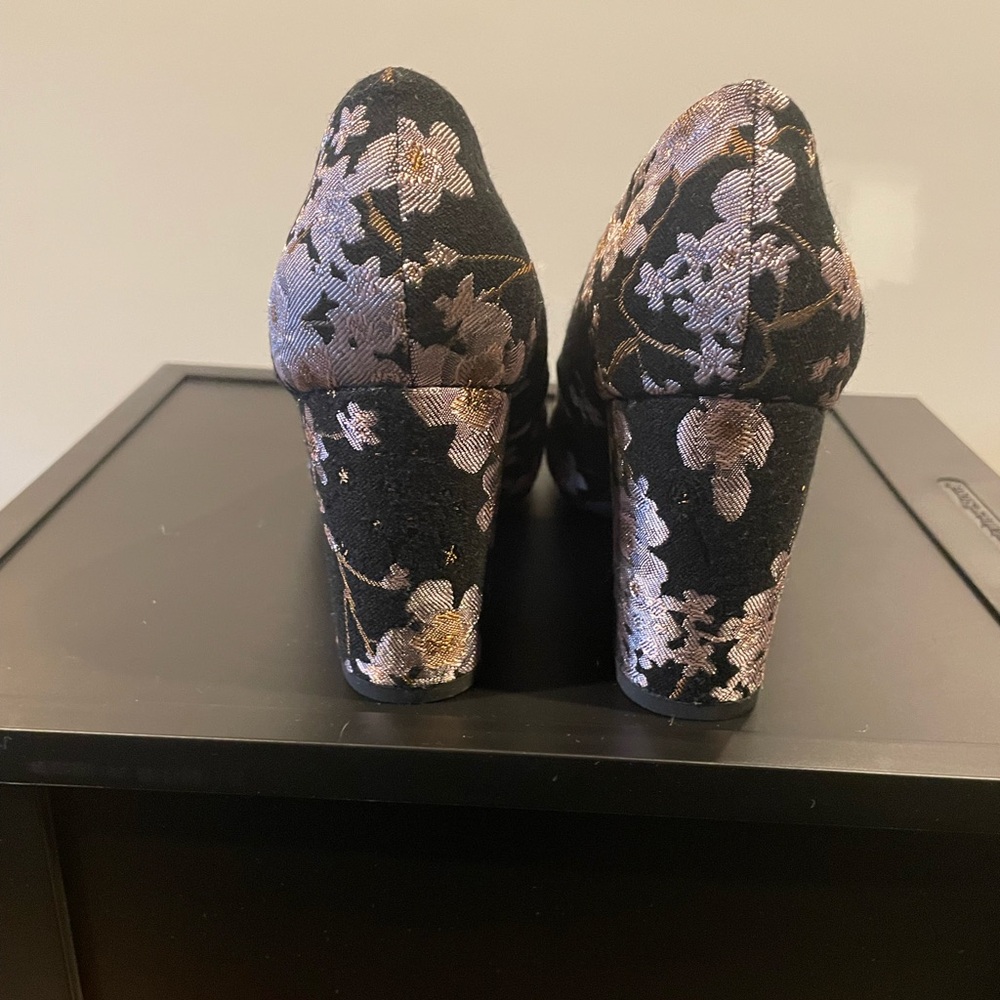 Rampage Black Floral Heels. Size 8. - Picture 4 of 5